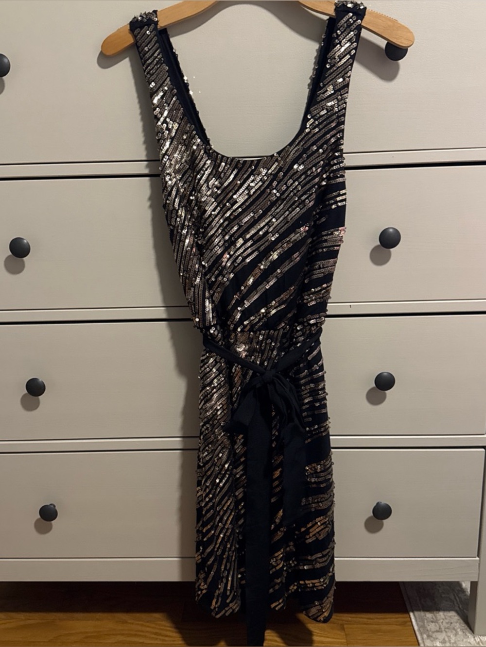 Express Black Gold & Sliver Sequin Midi Dress Deep V Open Back Belt Size Small - Picture 5 of 11
